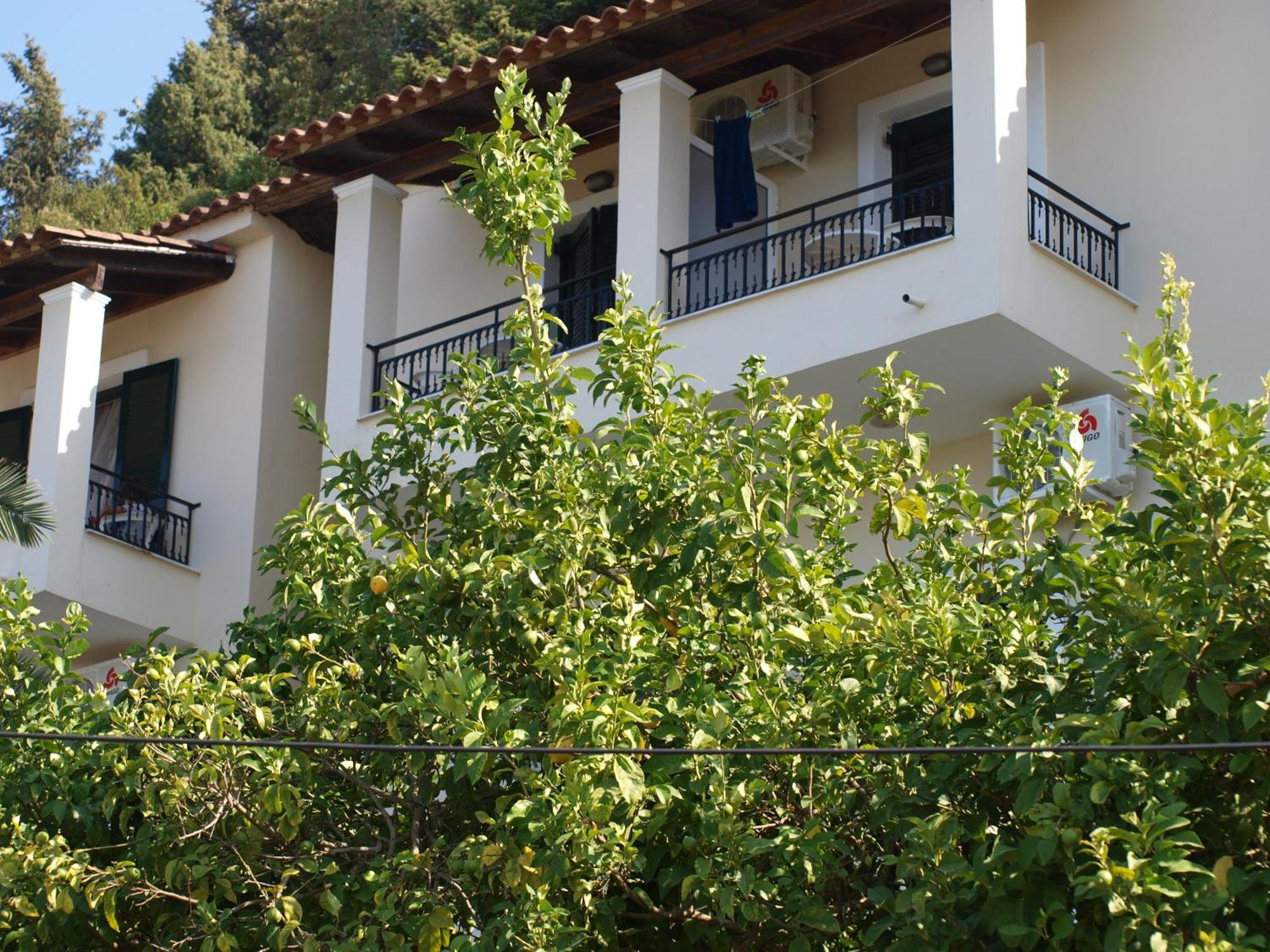 Akrogiali Rooms Mpoukaris Exterior foto